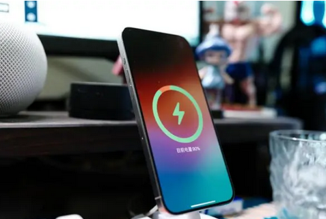 博望苹果15换屏服务分享用什么充电器给iPhone15充电更好 